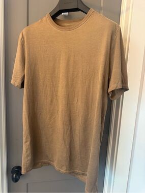 Lululemon Men's Soft Knit Fundamental Short Sleeve Tee Khaki (Large)